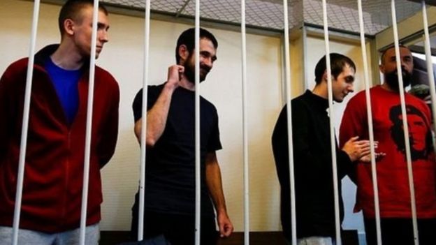 За інформацією джерел кількох видань, українських моряків, захоплених у Керченській протоці, готують до обміну