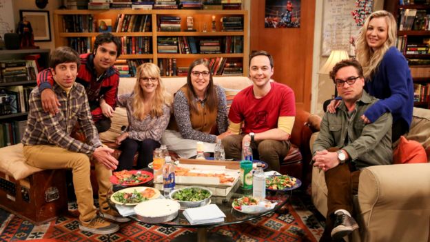 Elenco de The Big Bang Theory en el plató
