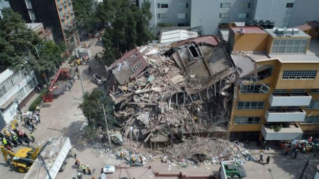 Edificio desmoronado en México tras el terremoto.