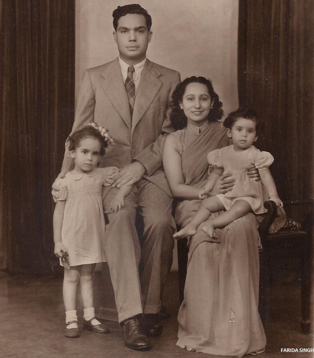 மனைவி மற்றும் மகள்களுடன் ஜஹாங்கீர் எஞ்சினியர்