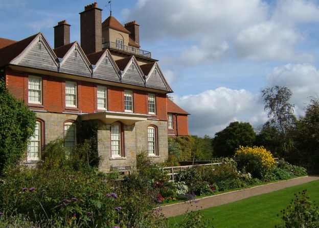 Standen House lost arts and crafts garden restored - BBC News