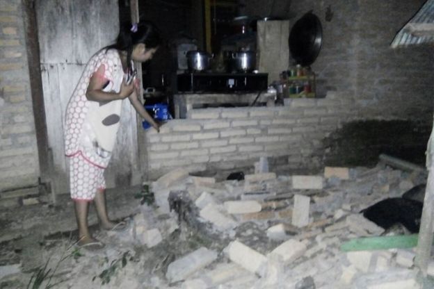Una casa dañada en Tobadak