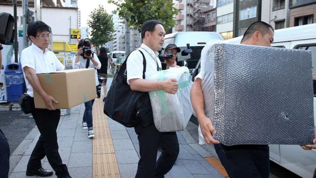 Decomiso de computadoras y otros efectos de la casa en Tokio del operador cambiario francés Mark Karpeles