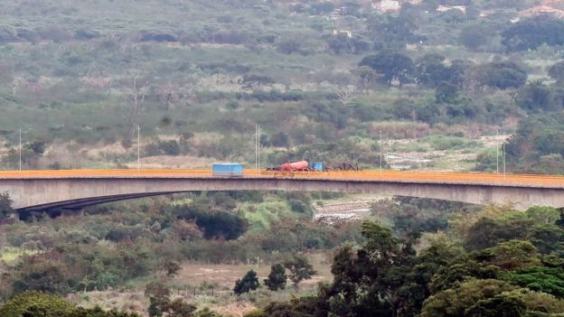 Puente desde lejos