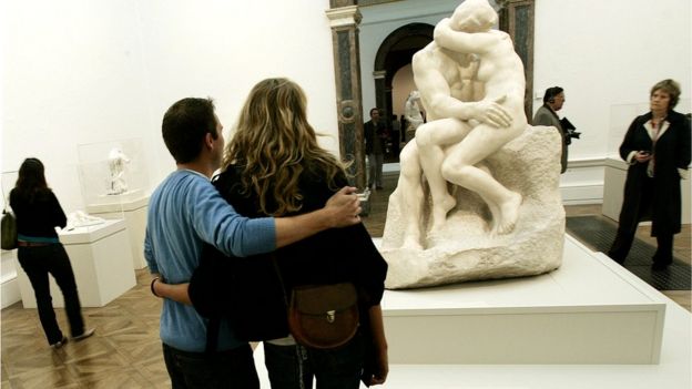 Yalnız 20-ci əsrdə insanlar seksual hisslər ilə törəməni ayırmağa başladılar (Rodin-n Öpüş əsəri)