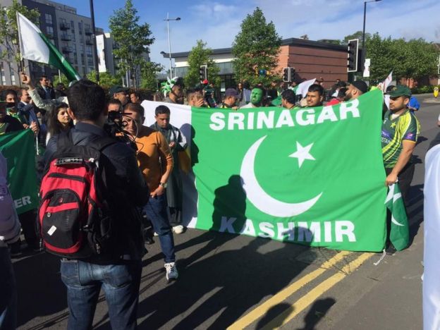 இந்தியா - பாக்., கிரிக்கெட் போட்டி ; எட்ஜ்பஸ்டனில் குவியும் பாகிஸ்தான் ரசிகர்கள் (புகைப்படத் தொகுப்பு)