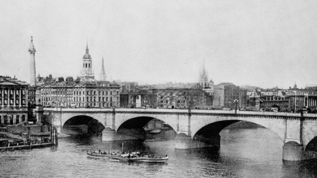 Panorama del río Támesis en el siglo XIX