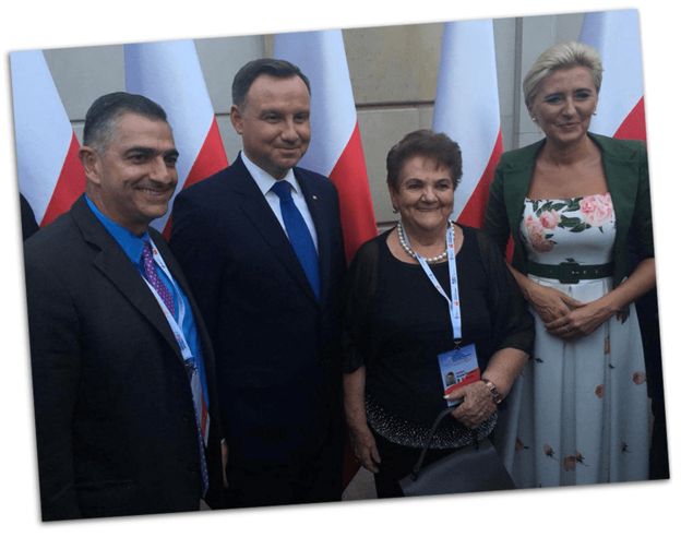 Valentina Grycuk junto al presidente polaco y su esposa.