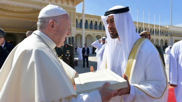 Папа и наследный принц Абу-Даби шейх Мухаммед бен Заид Аль Нахайян