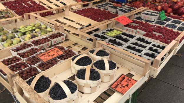 Frutas em feira-livre na Europa