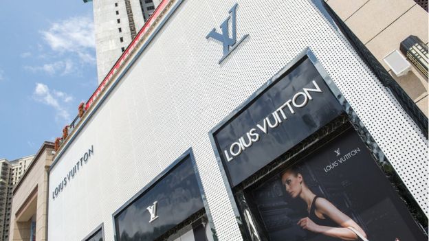 Tienda falsas de Louis Vuitton en Renhuai, China