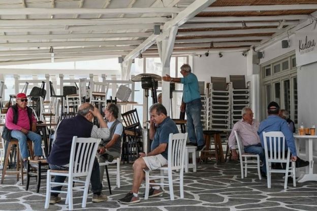 Mykonos adasında bir kafe
