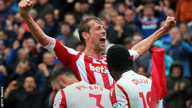 Peter Crouch celebrates
