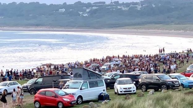Crowds at Ogmore-by-Sea
