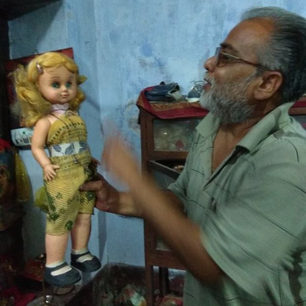 नवरुणा की गुड़िया के साथ उनके पिता