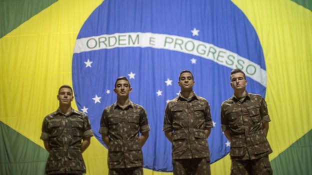 Os jovens cadetes da geração atual: da esquerda para a direita, Allan Andrade, Yuri Busch, Fabiano Dutra e Pedro Henrique Wattimo