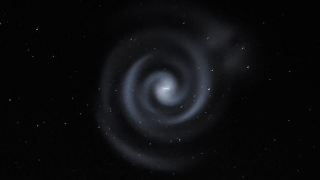 New Zealand stargazers spot strange spiral in the sky - BBC Newsround