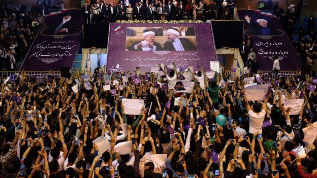 تجمع لأنصار روحاني في مدينة همدان