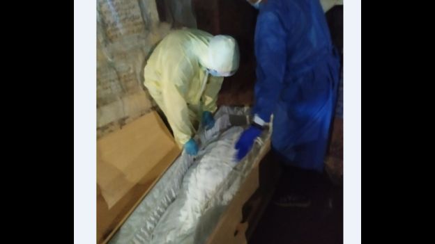 مصر تحقق في تبادل جثة رجل وامرأة بعد وفاتهما بكورونا