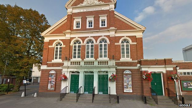 Tamworth Assembly Rooms gets revamp - BBC News