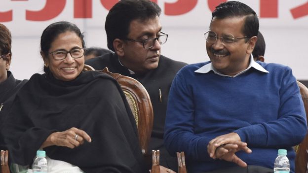 মমতা ব্যানার্জি ও অরবিন্দ কেজরিওয়াল (ফাইল ছবি)