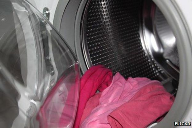 Clothes in a washing machine (Image: Flickr)