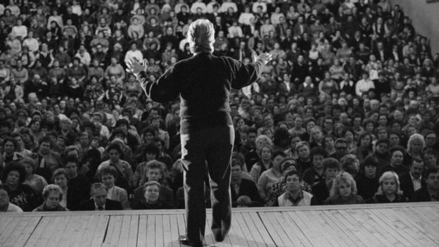 Аллан Чумак во время сеанса в ноябре 1989 года