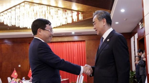 Trong cuộc gặp với Bộ Ngoại giao VN, ông Vương Nghị cũng đềnghị Việt Nam sớm khôi phục việc đi lại của công dân Trung Quốc sang Việt Nam