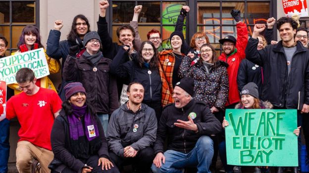 Tony Manno and other booksellers after unionising