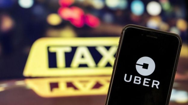 Un móvil con la app de Uber