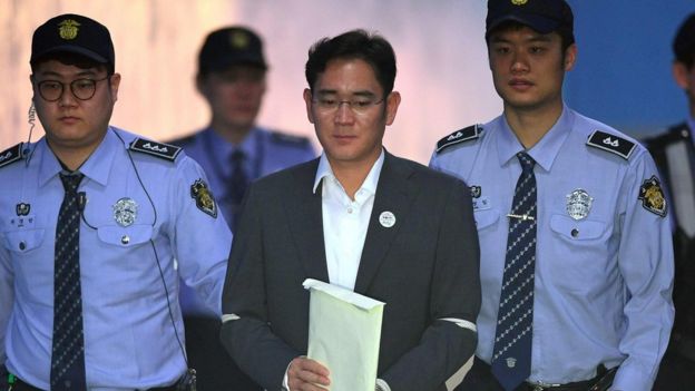 Samsung acting boss Lee Jae-yong is led into court (11 May 2017)