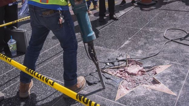 Estrella de Trump destruida.