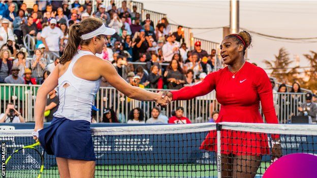 Johanna Konta and Serena Williams shake hands