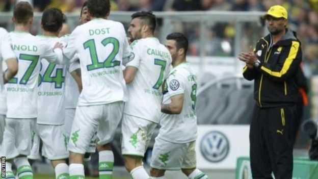 Jurgen Klopp applauds on the sidelines during Borussia Dortmund's 2015 German Cup final defeat by Wolfsburg