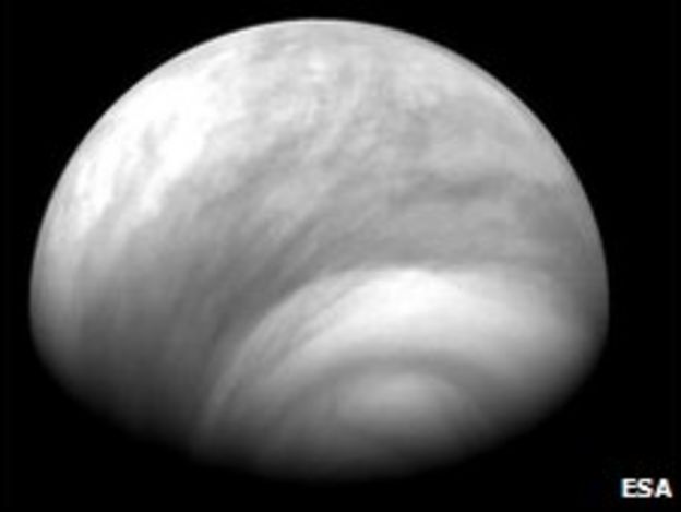 Japan launches Akatsuki probe to Venus - BBC News