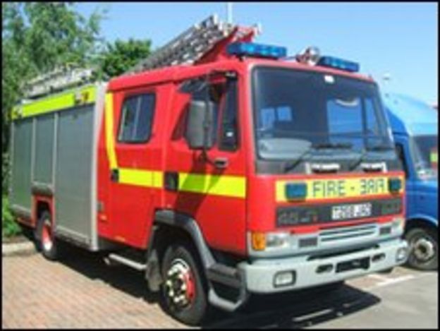 Gloucestershire fire engines are donated to Chile - BBC News