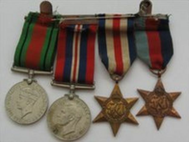 Search for owner of WWII medals - BBC News