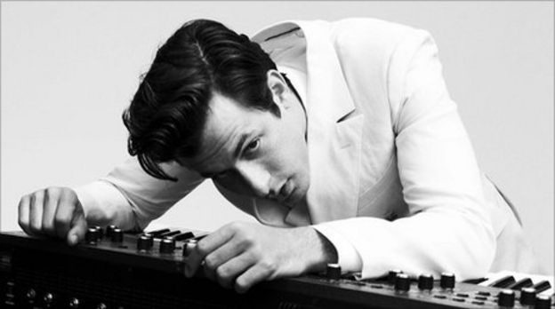 Mark Ronson back with a bang - BBC News