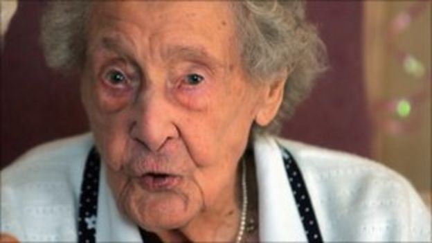 UK's 'oldest woman' Annie Turnbull dies aged 111 - BBC News