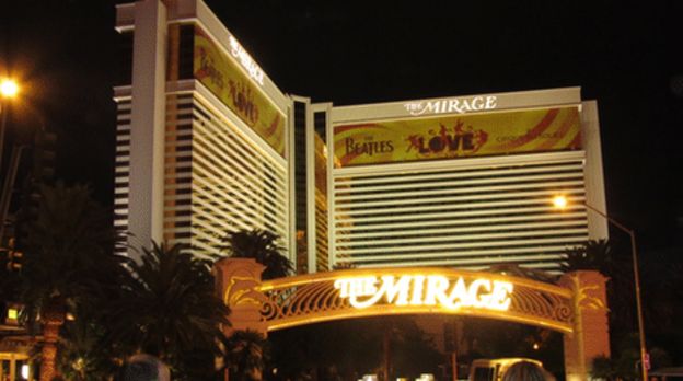 President Obama 'on the ropes' as he faces crucial vote - BBC News