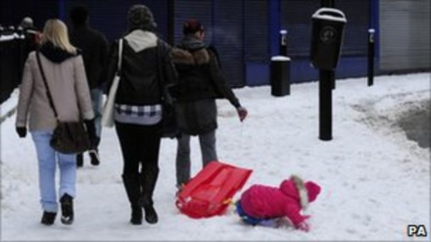 Heavy Snow Causes Disruption Across North Of England - BBC News