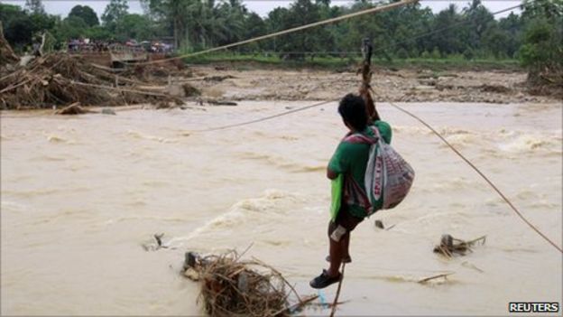 Thailand Flood Death Toll Rises As Rains Ease - BBC News