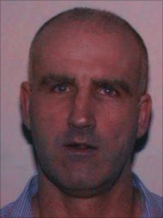 Kettering police seek man over bookmakers armed robbery BBC News