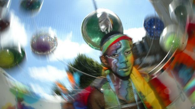 Pictures: History of the Notting Hill Carnival - BBC Newsround