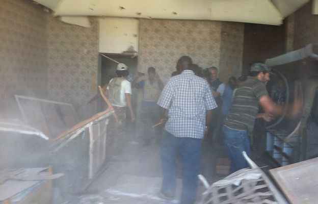 Rebels attack Gaddafi compound, 25 August