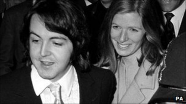 Sir Paul McCartney marries US heiress Nancy Shevell - BBC News