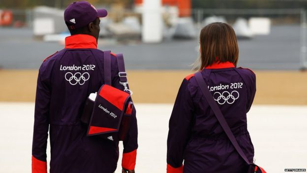 Pictures: 2012 Olympic Volunteer Uniforms Revealed! - BBC Newsround