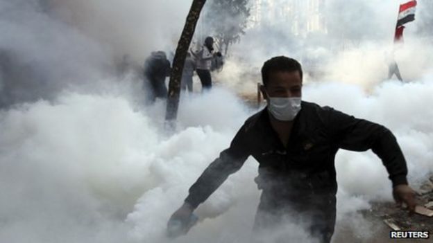 Amnesty urges US to stop sending tear gas to Egypt - BBC News