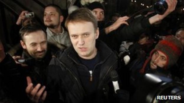 Russian Protest Blogger Alexei Navalny Leaves Jail Bbc News