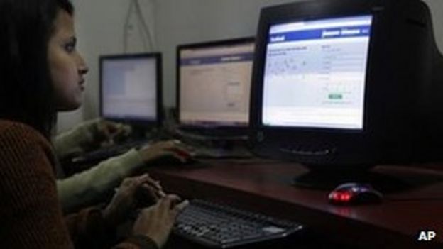 'Spam capital' India arrests six in phishing probe - BBC News